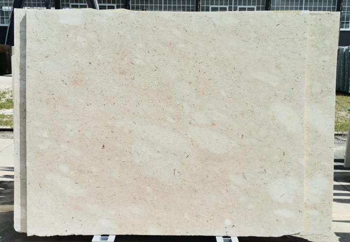 PERLATINO SICILIA Fornitura Veneto (Italia) di lastre grezze lucide in marmo naturale LA60 , SL2CM 